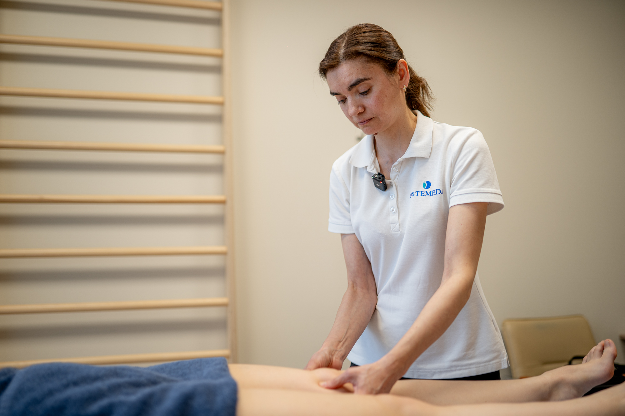 Gydomasis visos nugaros ir vienos kojos masažas - ostemeda.lt